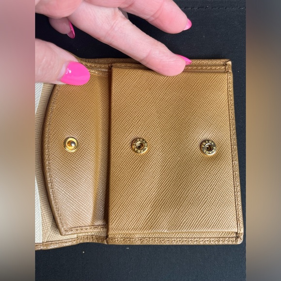 Authentic Prada wallet - Picture 11 of 12